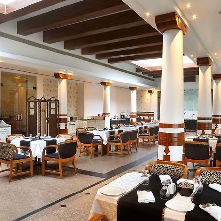 Hotel Maurya Patna Patna  Kültér fotó
