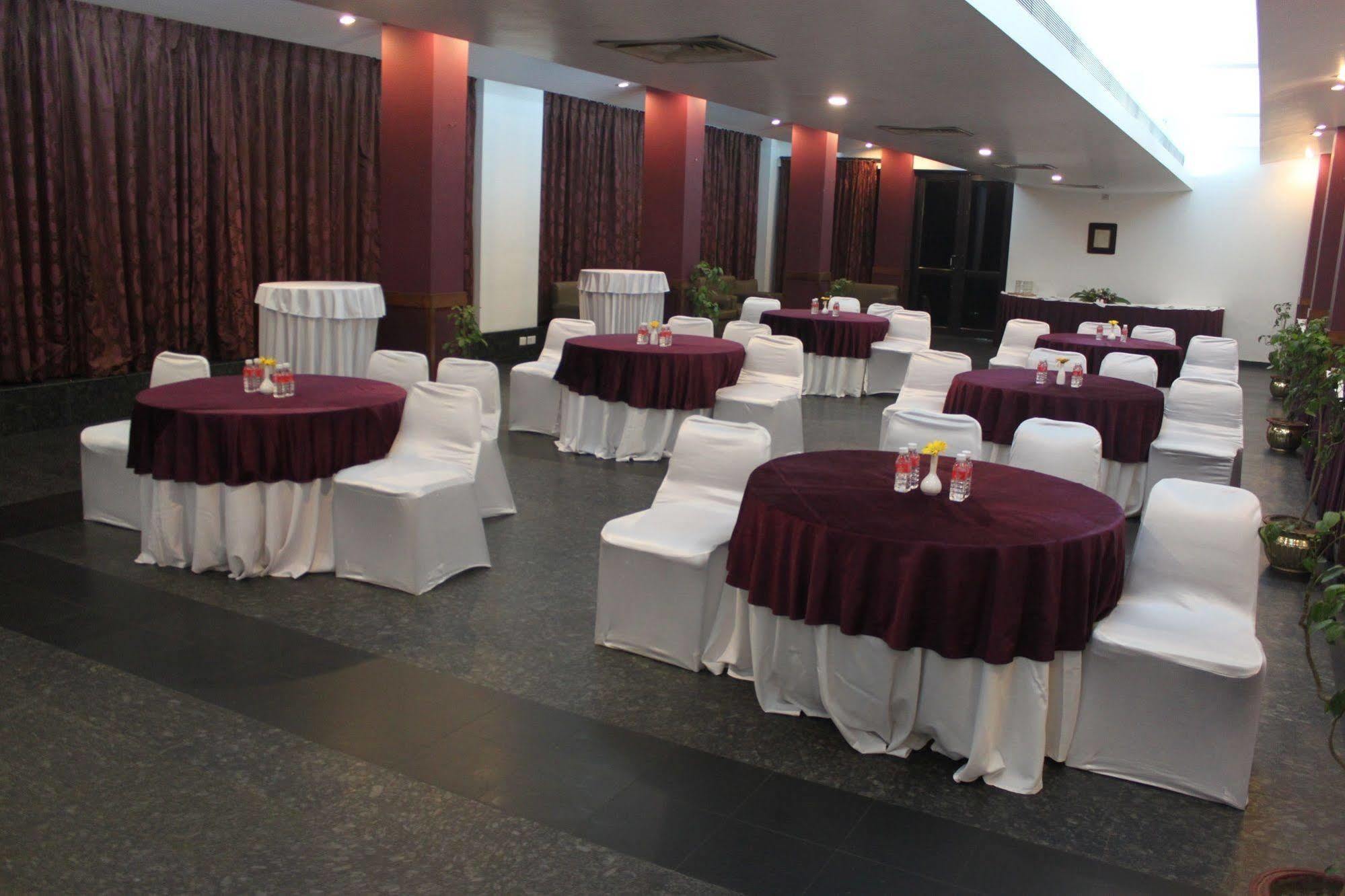 Hotel Maurya Patna Patna  Kültér fotó